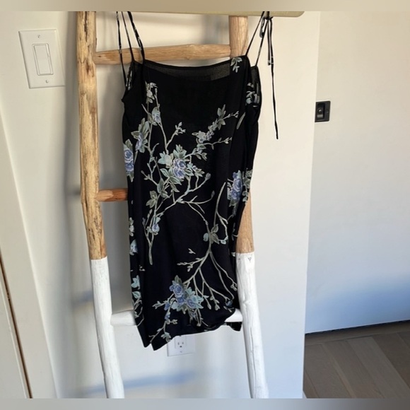 BNWOT REFORMATION floral mini dress size 2 - Picture 3 of 5
